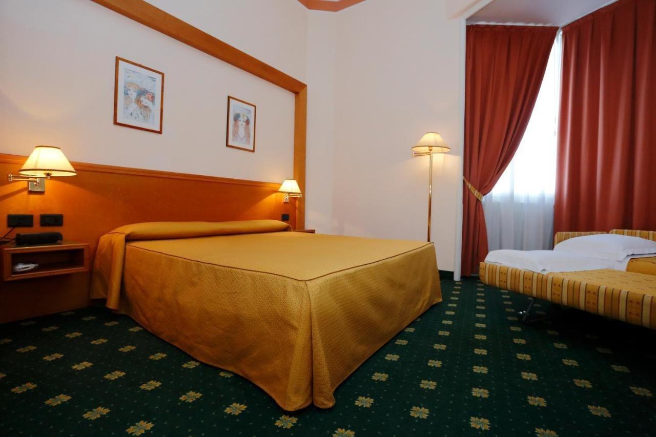 Hotel Estense Модена Экстерьер фото
