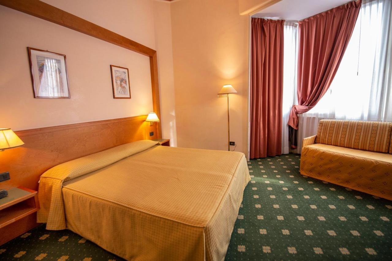 Hotel Estense Модена Экстерьер фото