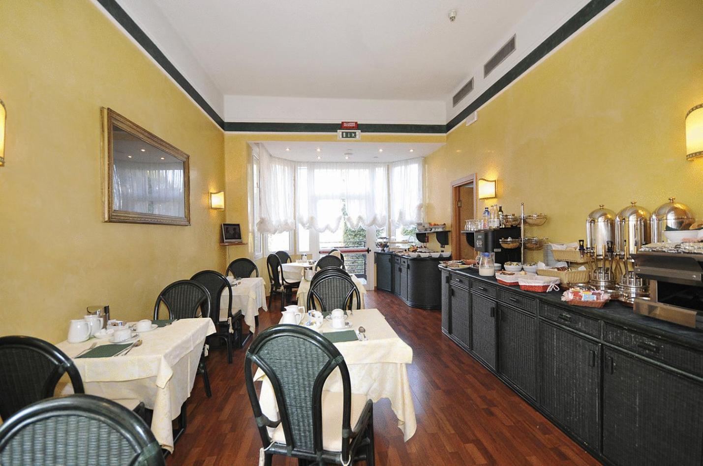 Hotel Estense Модена Экстерьер фото