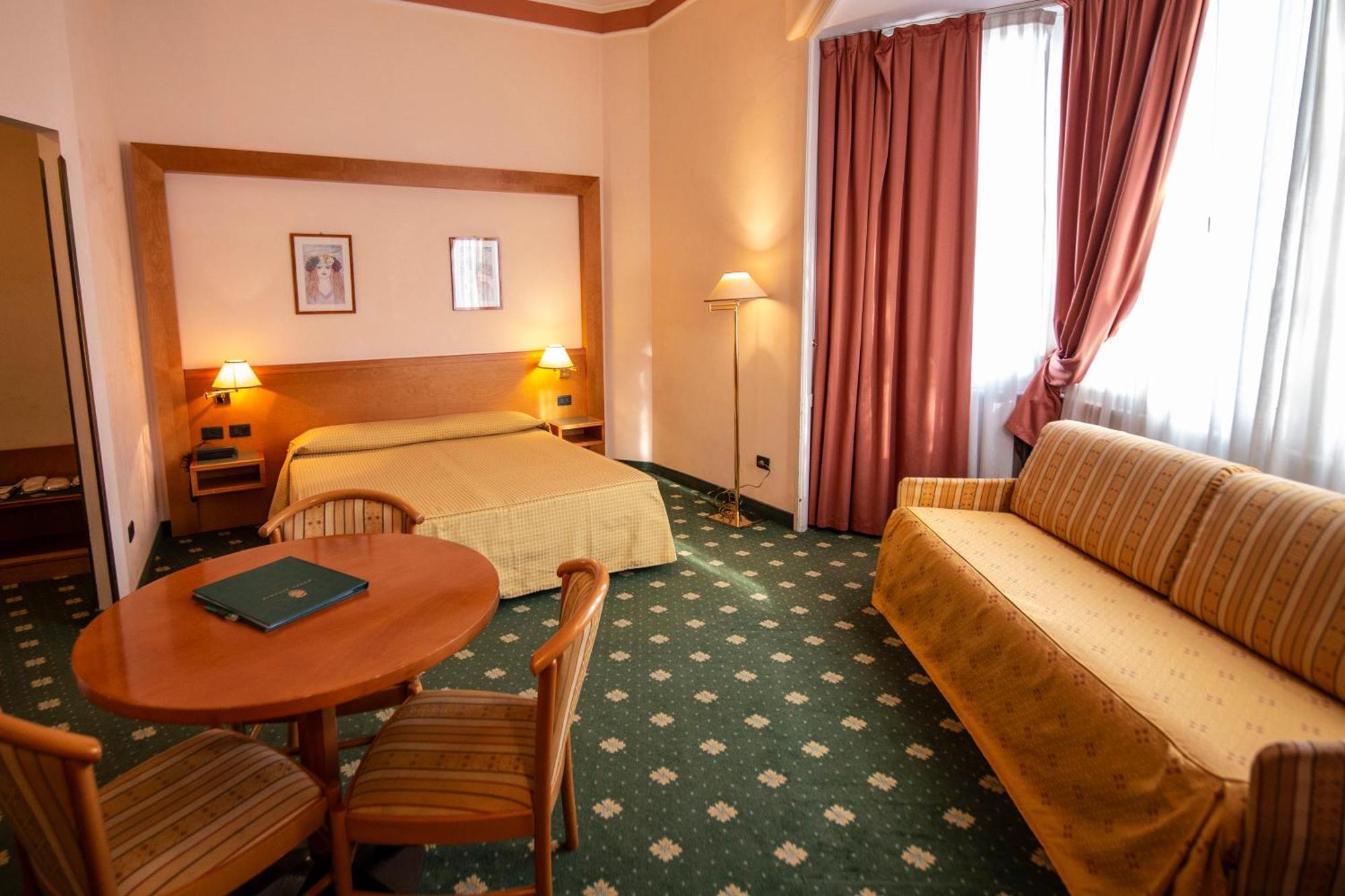 Hotel Estense Модена Экстерьер фото