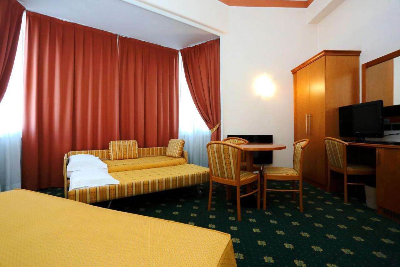 Hotel Estense Модена Экстерьер фото