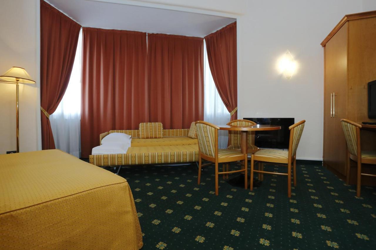 Hotel Estense Модена Экстерьер фото