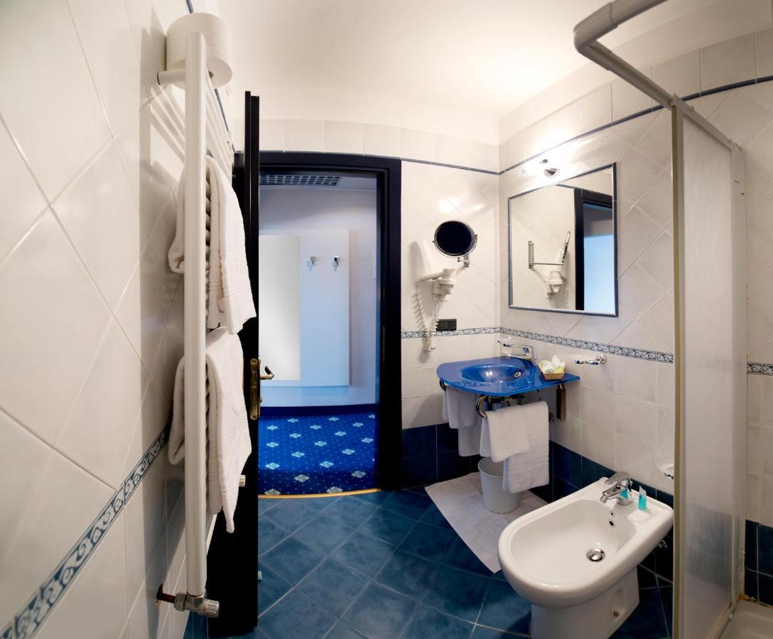 Hotel Estense Модена Экстерьер фото